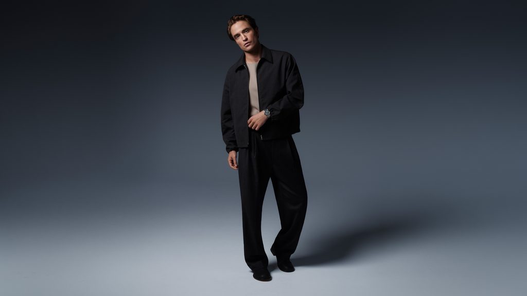 Robert Pattinson rejoint le cercle restreint des ambassadeurs de Jaeger-LeCoultre 34 2026 q3 master rp q4178180 mccqpsteel seamless1 0371 07 srgb 16 9