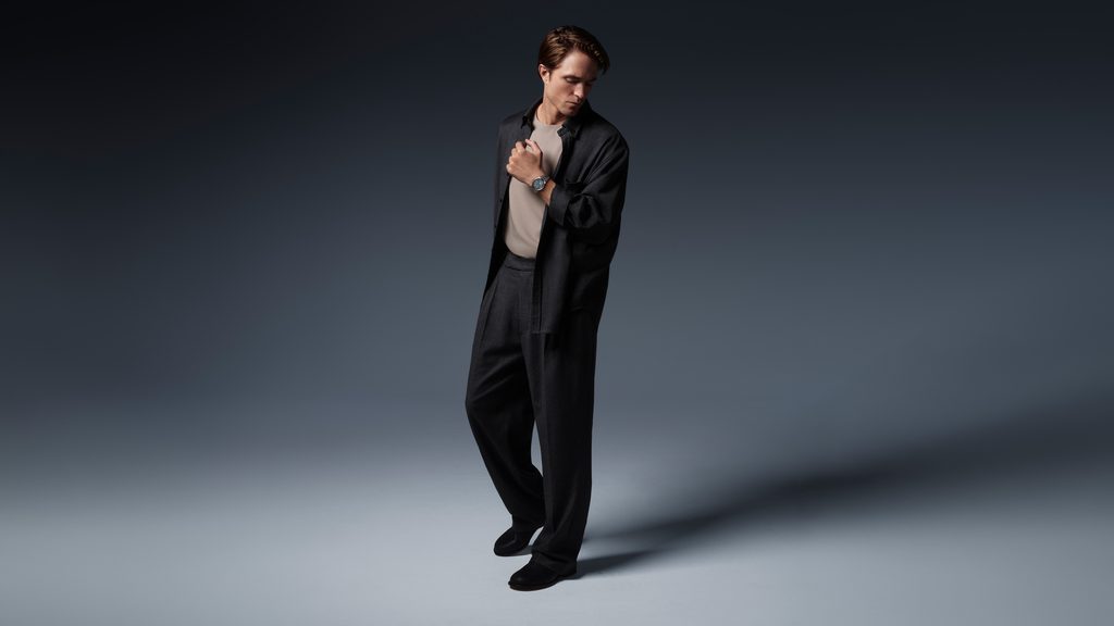 Robert Pattinson rejoint le cercle restreint des ambassadeurs de Jaeger-LeCoultre 37 2026 q3 master rp q4178180 mccqpsteel seamless1 0408 07 srgb 16 9