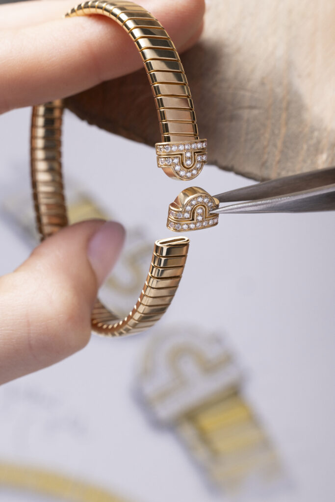 Bvlgari Tubogas : quand un tuyau à gaz devient langage joaillier 38 26 14754 a