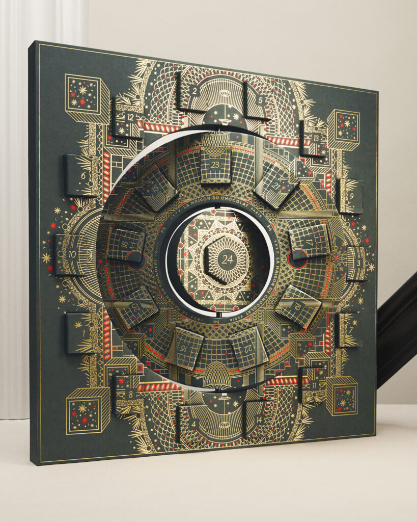La Maison du Chocolat construit son Noël autour d'un lustre en chocolat noir 27 28 NOEL RGB HD 4 5 LMDC ©LEONARD OLIVIERO