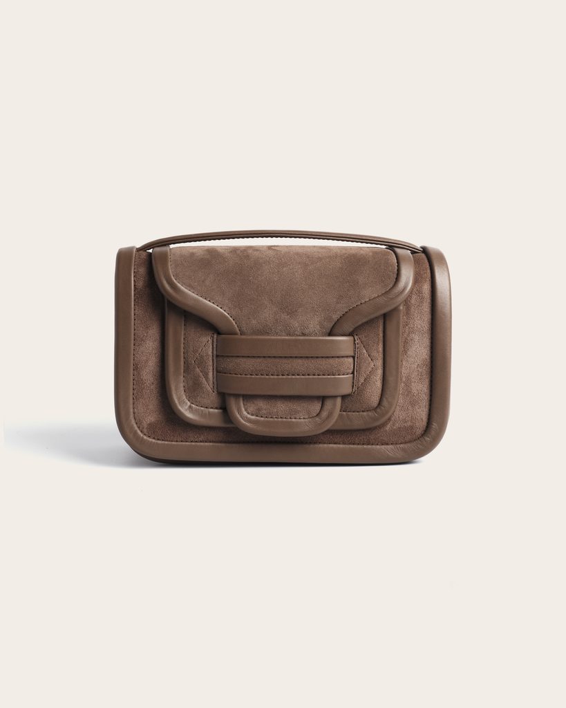 L'Alpha, ou la géométrie comme terrain commun 29 ACBA0698 CSTM 707 SUEDE CALF CALF LIGHT BROWN CAMEL ALPHA MAXI HANDBAG LARGE LEATHER BAG bags6871