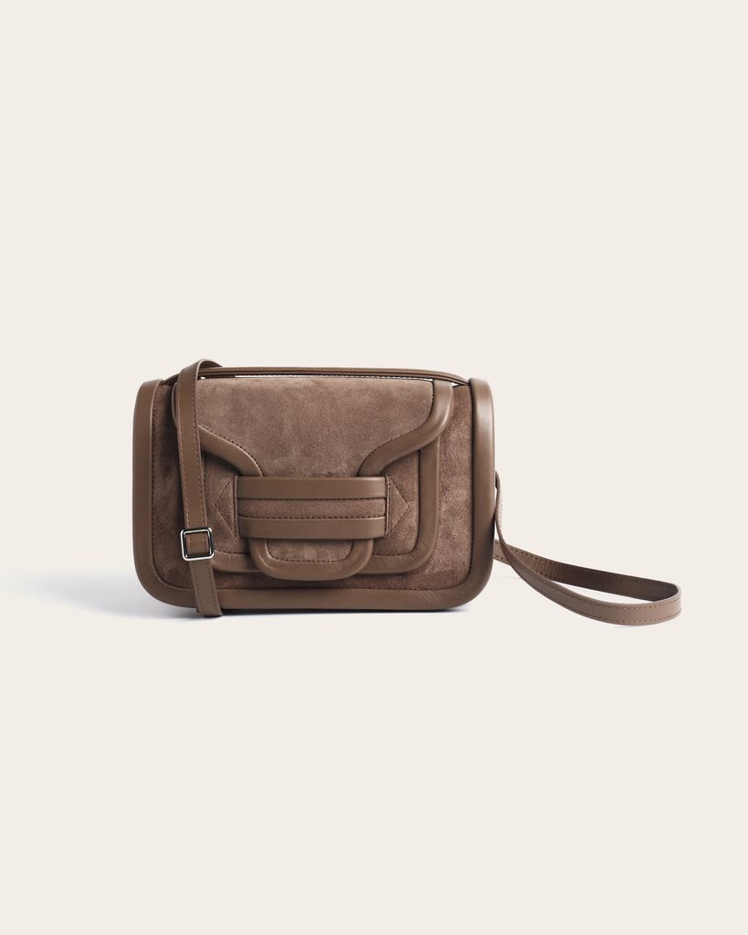 L'Alpha, ou la géométrie comme terrain commun 33 ACBA0698 CSTM 707 SUEDE CALF CALF LIGHT BROWN CAMEL ALPHA MAXI HANDBAG LARGE LEATHER BAG bags6913