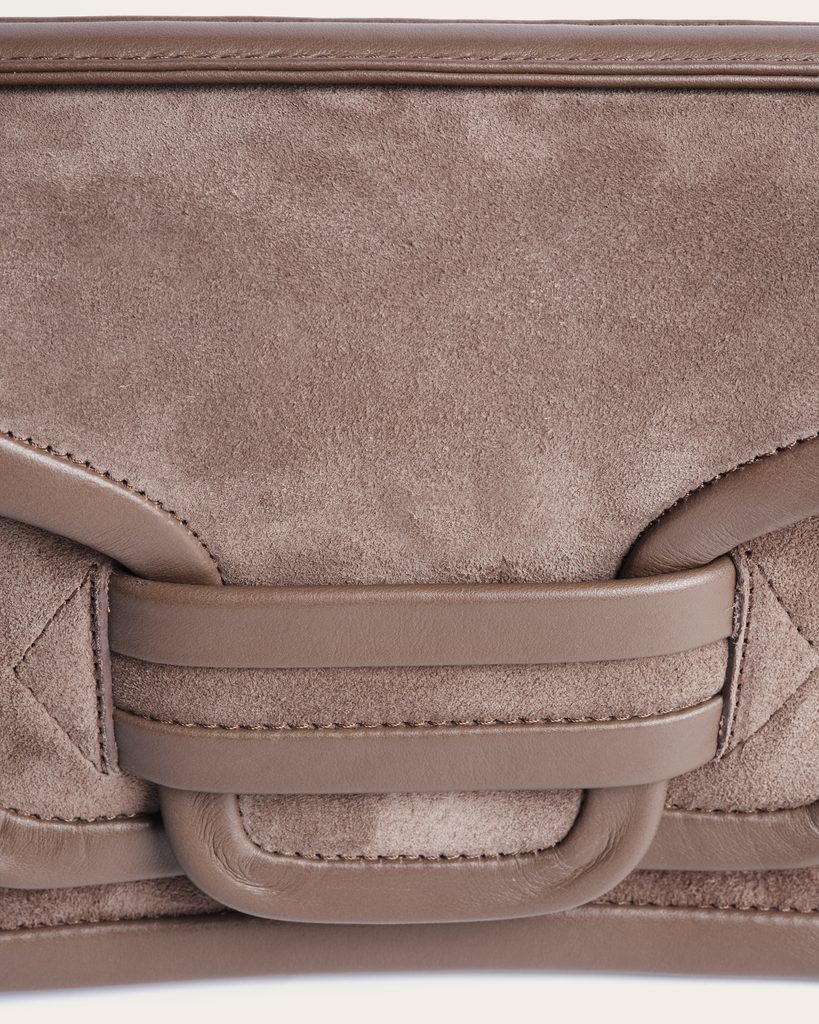 L'Alpha, ou la géométrie comme terrain commun 36 ACBA0698 CSTM 707 SUEDE CALF CALF LIGHT BROWN CAMEL ALPHA MAXI HANDBAG LARGE LEATHER BAG bags7021