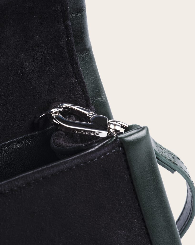 L'Alpha, ou la géométrie comme terrain commun 44 ACBA0699 CSTM 709 SUEDE KID CALF BLACK DAKR GREEN ALPHA MAXI LEATHER BAG bags6989