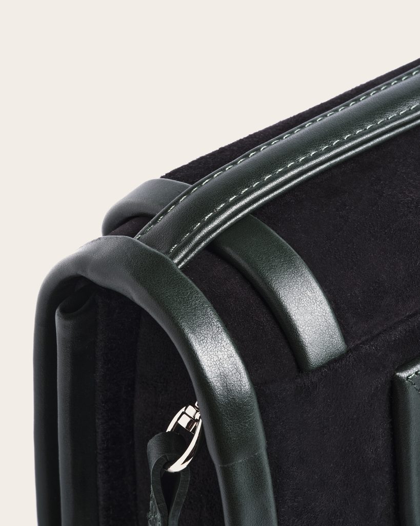 L'Alpha, ou la géométrie comme terrain commun 48 ACBA0699 CSTM 709 SUEDE KID CALF BLACK DAKR GREEN ALPHA MAXI LEATHER BAG bags6996