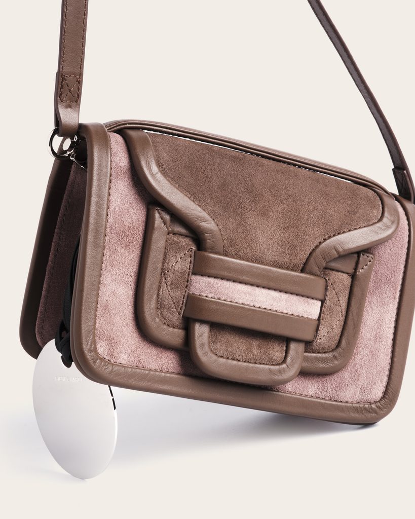 L'Alpha, ou la géométrie comme terrain commun 59 ACBA0700 CSTM 708 SUEDE CALF CALF DUSTY PINK LIGHT BROWN CAMEL ALPHA HANDBAG SMALL LEATHER BAG bags6972