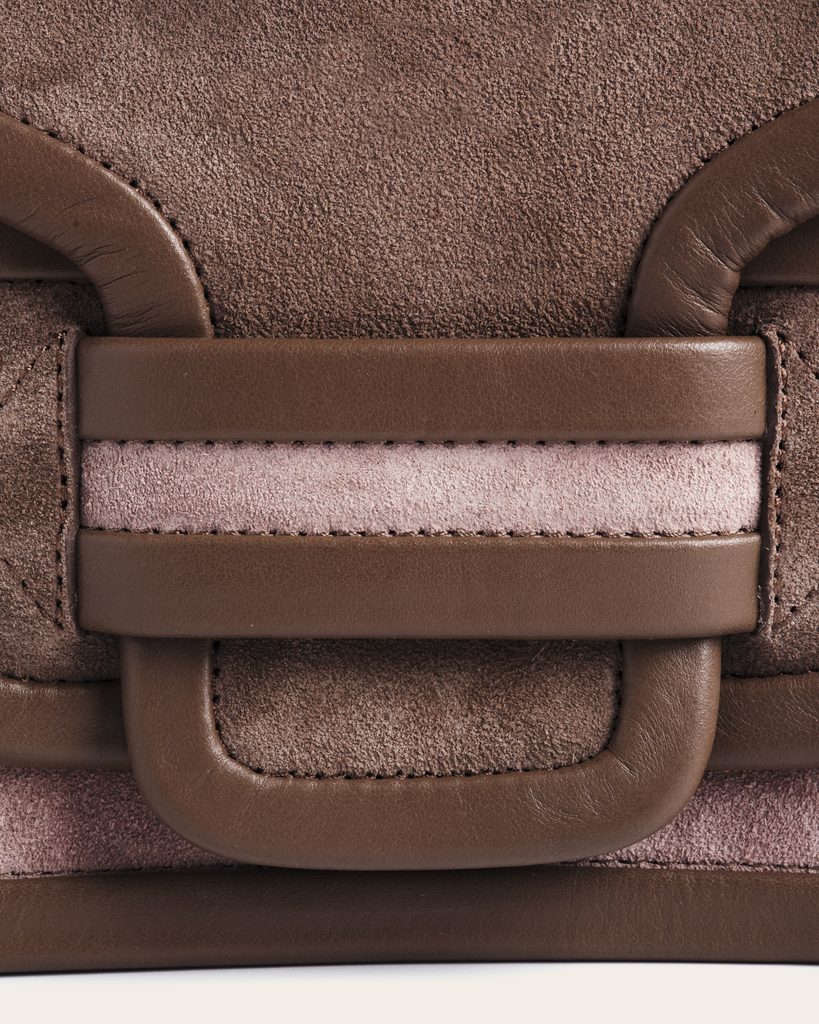 L'Alpha, ou la géométrie comme terrain commun 61 ACBA0700 CSTM 708 SUEDE CALF CALF DUSTY PINK LIGHT BROWN CAMEL ALPHA HANDBAG SMALL LEATHER BAG bags6979