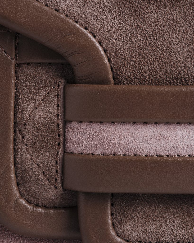 L'Alpha, ou la géométrie comme terrain commun 62 ACBA0700 CSTM 708 SUEDE CALF CALF DUSTY PINK LIGHT BROWN CAMEL ALPHA HANDBAG SMALL LEATHER BAG bags6981