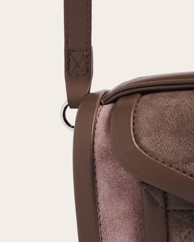 L'Alpha, ou la géométrie comme terrain commun 63 ACBA0700 CSTM 708 SUEDE CALF CALF DUSTY PINK LIGHT BROWN CAMEL ALPHA HANDBAG SMALL LEATHER BAG bags6983