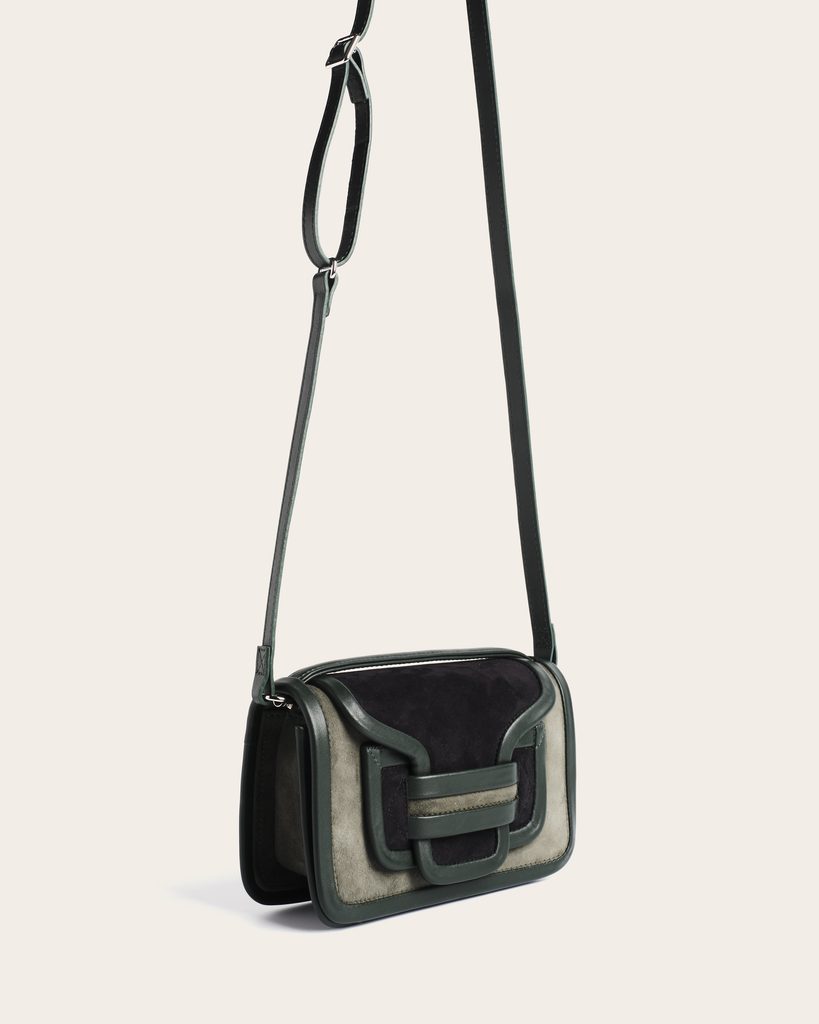 L'Alpha, ou la géométrie comme terrain commun 67 ACBA0701 CSTM 710 KHAKI BLACK DARK GREEN ALPHA SMALL LEATHER BAG bags6920