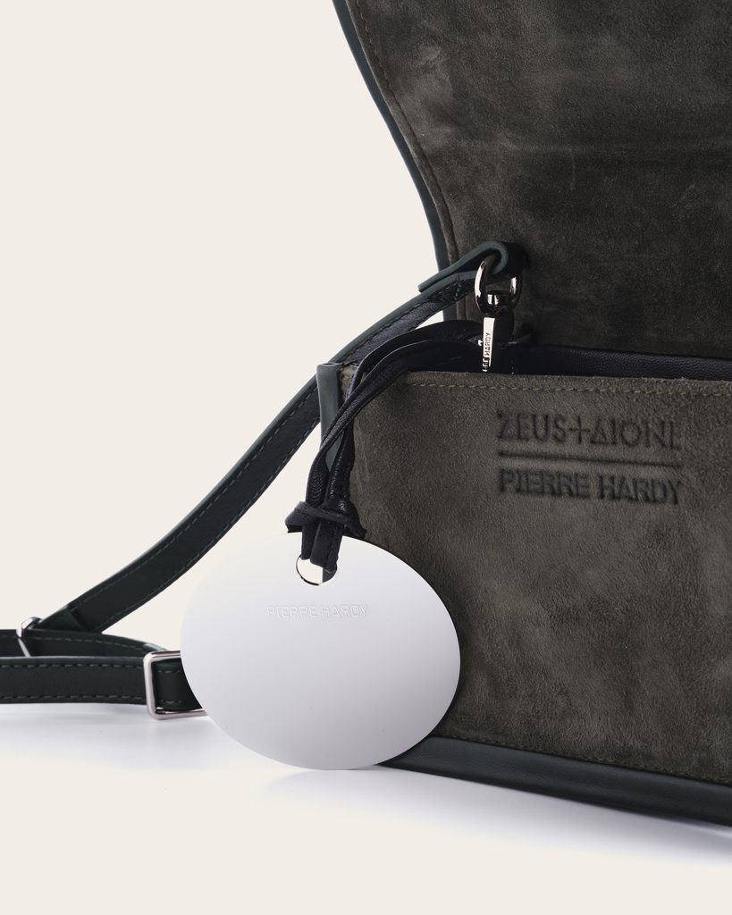 L'Alpha, ou la géométrie comme terrain commun 70 ACBA0701 CSTM 710 KHAKI BLACK DARK GREEN ALPHA SMALL LEATHER BAG bags6937
