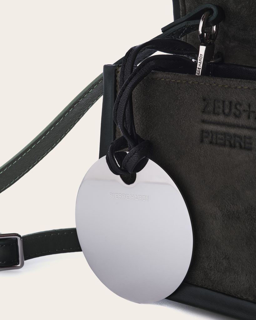 L'Alpha, ou la géométrie comme terrain commun 71 ACBA0701 CSTM 710 KHAKI BLACK DARK GREEN ALPHA SMALL LEATHER BAG bags6939