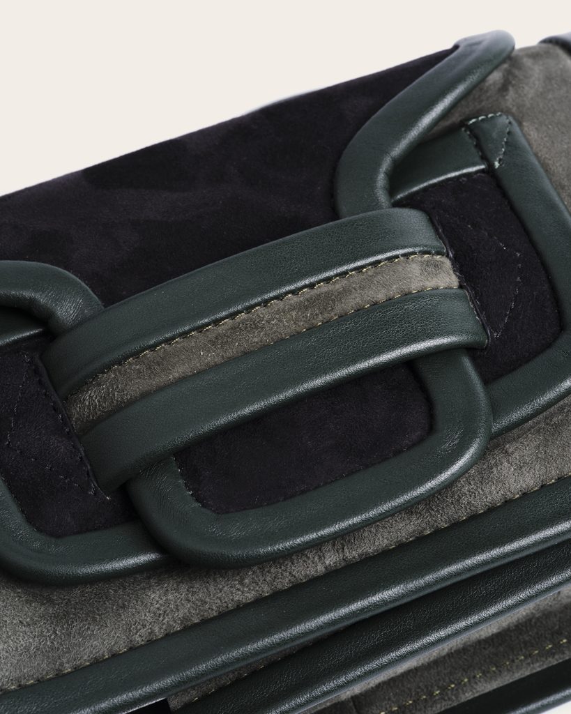 L'Alpha, ou la géométrie comme terrain commun 74 ACBA0701 CSTM 710 KHAKI BLACK DARK GREEN ALPHA SMALL LEATHER BAG bags6951