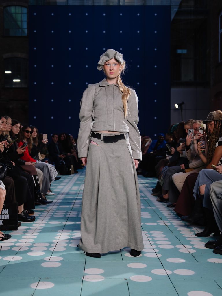 ANCIELA fait de la relation mère-fille le miroir de notre lien à la Terre 36 Anciela SS27 Runway1 by MarcusHartelt for LFW 12 768x1024 1