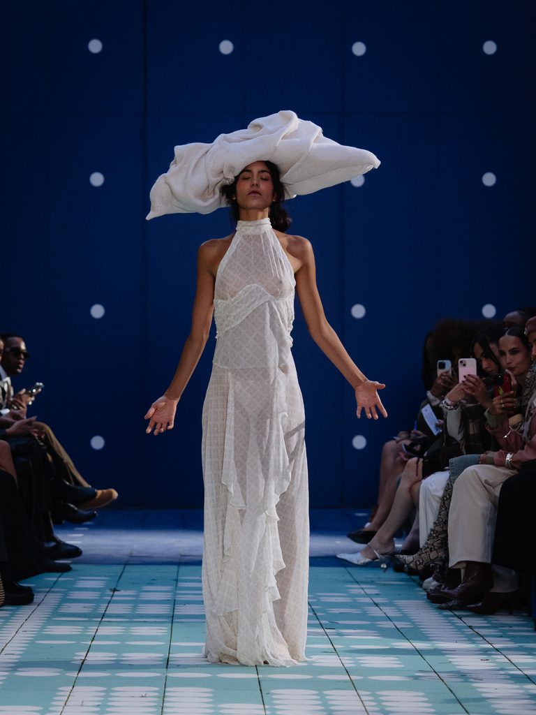 ANCIELA fait de la relation mère-fille le miroir de notre lien à la Terre 26 Anciela SS27 Runway1 by MarcusHartelt for LFW 2