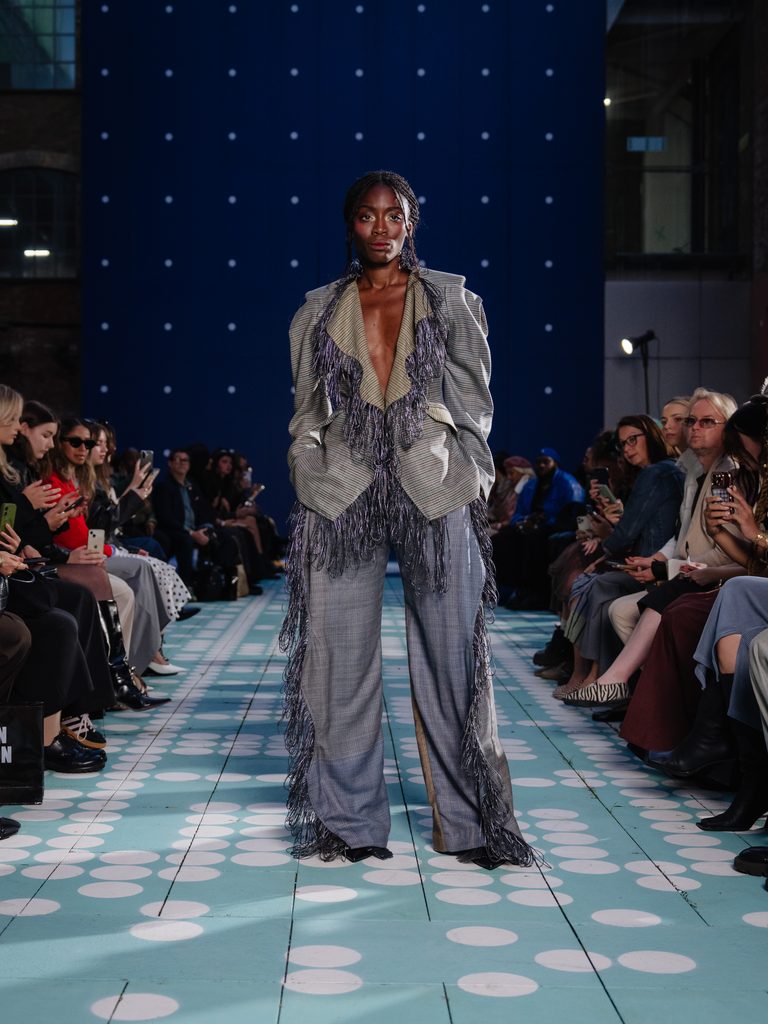 ANCIELA fait de la relation mère-fille le miroir de notre lien à la Terre 45 Anciela SS27 Runway1 by MarcusHartelt for LFW 21