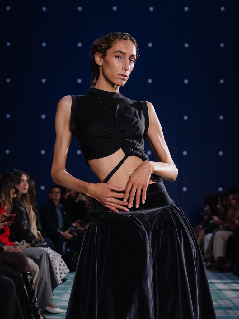 ANCIELA fait de la relation mère-fille le miroir de notre lien à la Terre 48 Anciela SS27 Runway1 by MarcusHartelt for LFW 24 768x1024 1