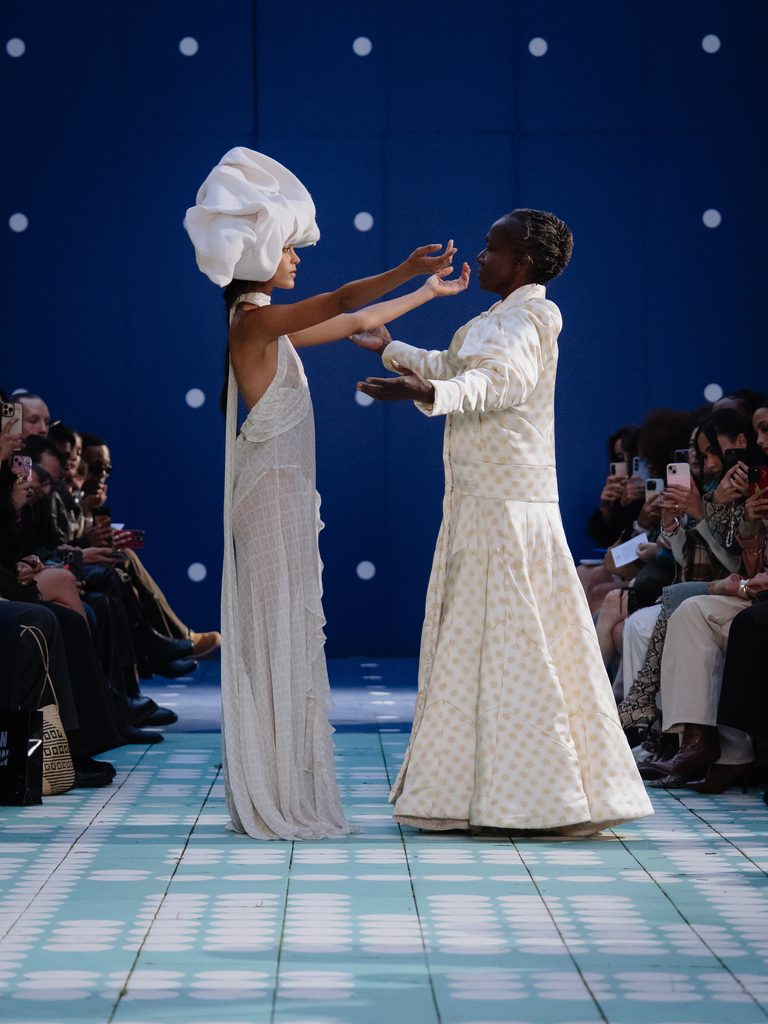 ANCIELA fait de la relation mère-fille le miroir de notre lien à la Terre 29 Anciela SS27 Runway1 by MarcusHartelt for LFW 5 768x1024 1