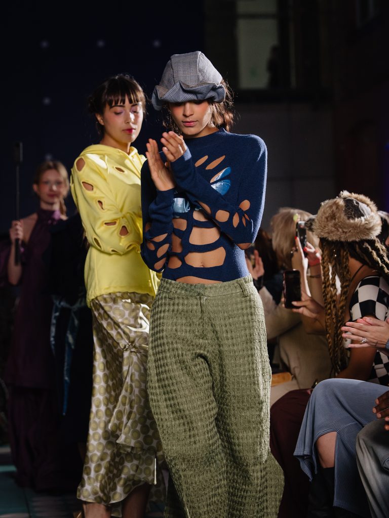 ANCIELA fait de la relation mère-fille le miroir de notre lien à la Terre 82 Anciela SS27 Runway1 by MarcusHartelt for LFW 58 768x1024 1