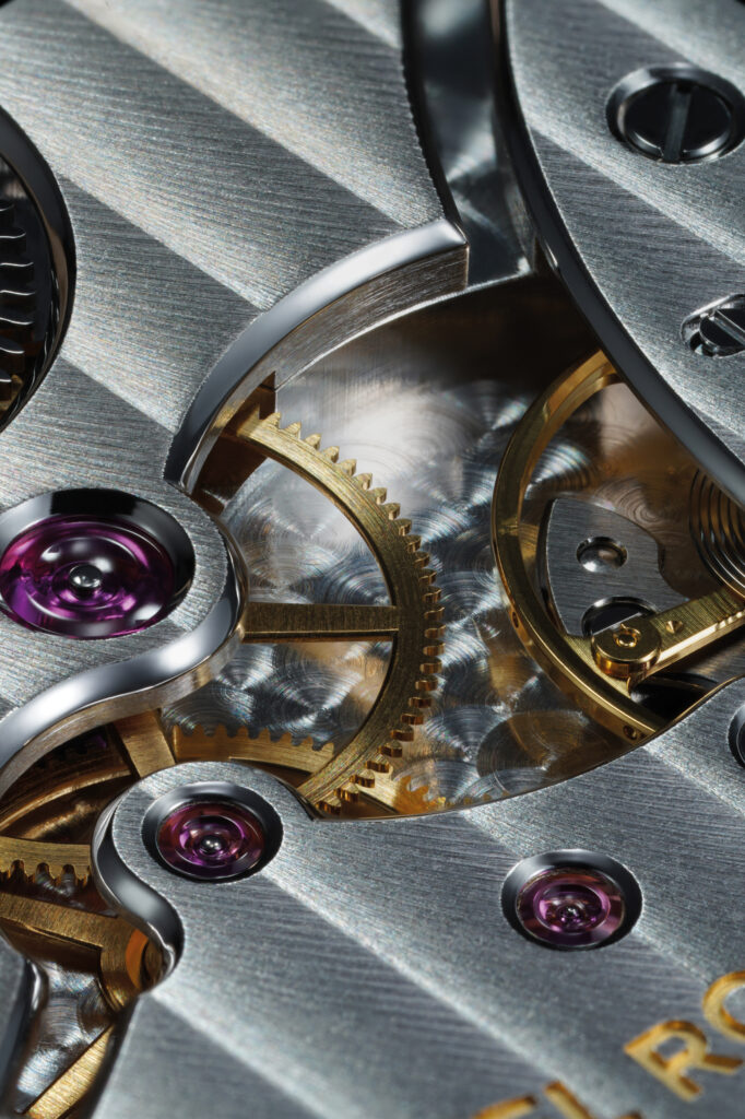 Daniel Roth Extra Plat Rose Gold Gilt : l'art de l'effacement 26 Anglage Flanc e╠utire╠u JPG CMJN 300dpi