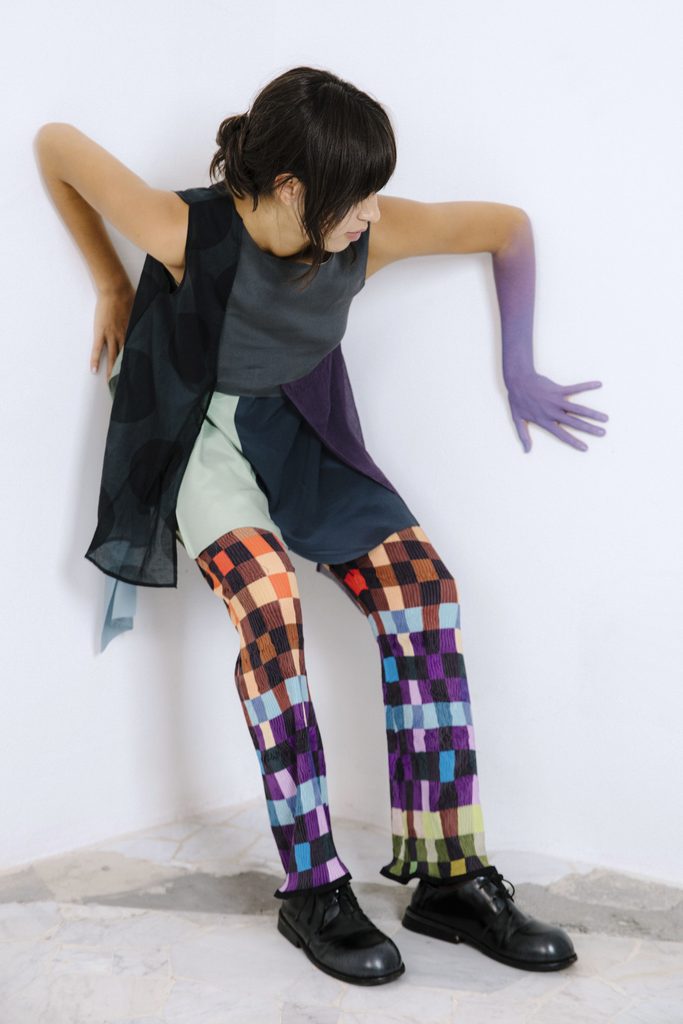 Arthur Arbesser recycle ses archives et invente une mode qui s'arrête quand le tissu s'épuise 35 ArthurArbesser FW26 LOOK 11©ClaudiaFerri