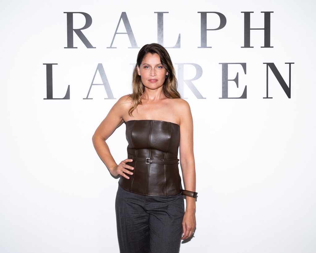 Ralph Lauren choisit la retenue, et convoque le monde entier pour la regarder 34 BFA 55413 8119028