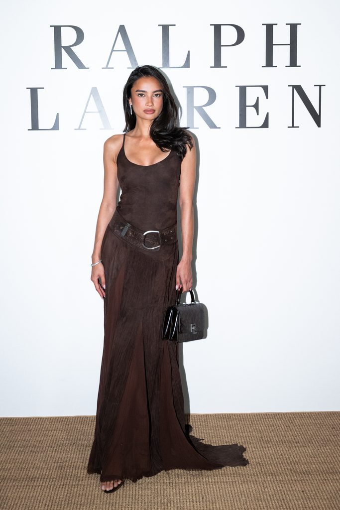 Ralph Lauren choisit la retenue, et convoque le monde entier pour la regarder 43 BFA 55413 8119040