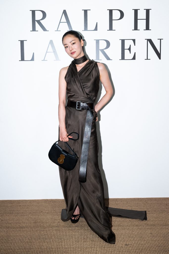 Ralph Lauren choisit la retenue, et convoque le monde entier pour la regarder 46 BFA 55413 8119043
