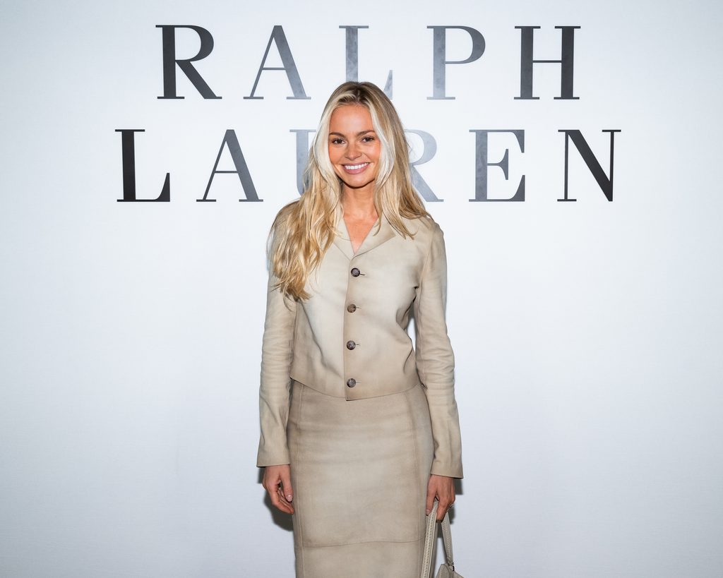 Ralph Lauren choisit la retenue, et convoque le monde entier pour la regarder 56 BFA 55413 8119053
