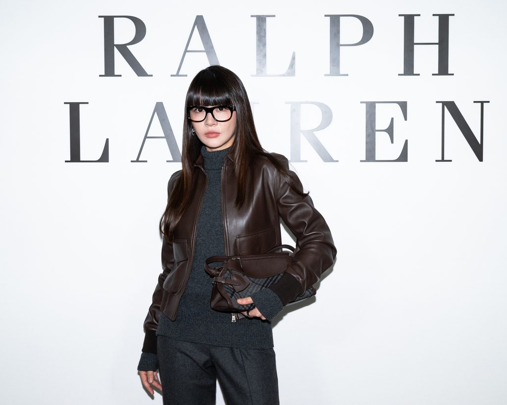 Ralph Lauren choisit la retenue, et convoque le monde entier pour la regarder 60 BFA 55413 8119057