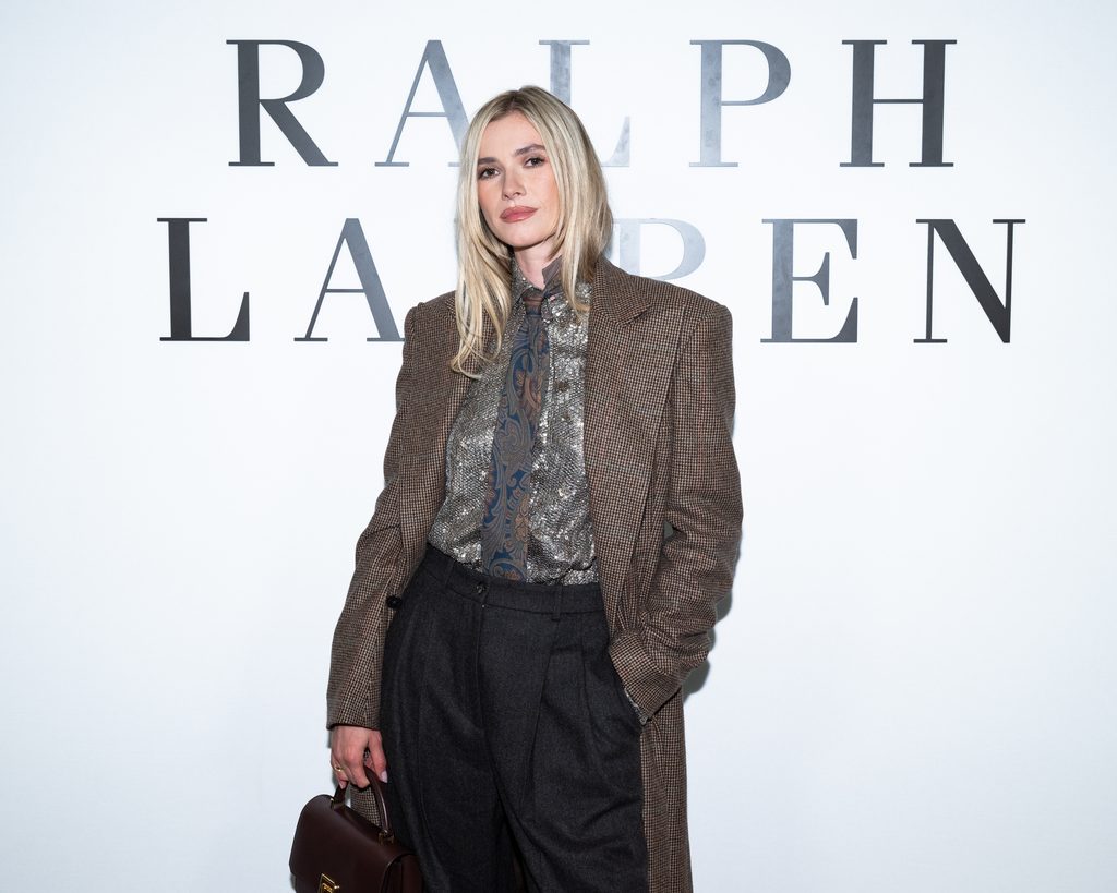 Ralph Lauren choisit la retenue, et convoque le monde entier pour la regarder 62 BFA 55413 8119059