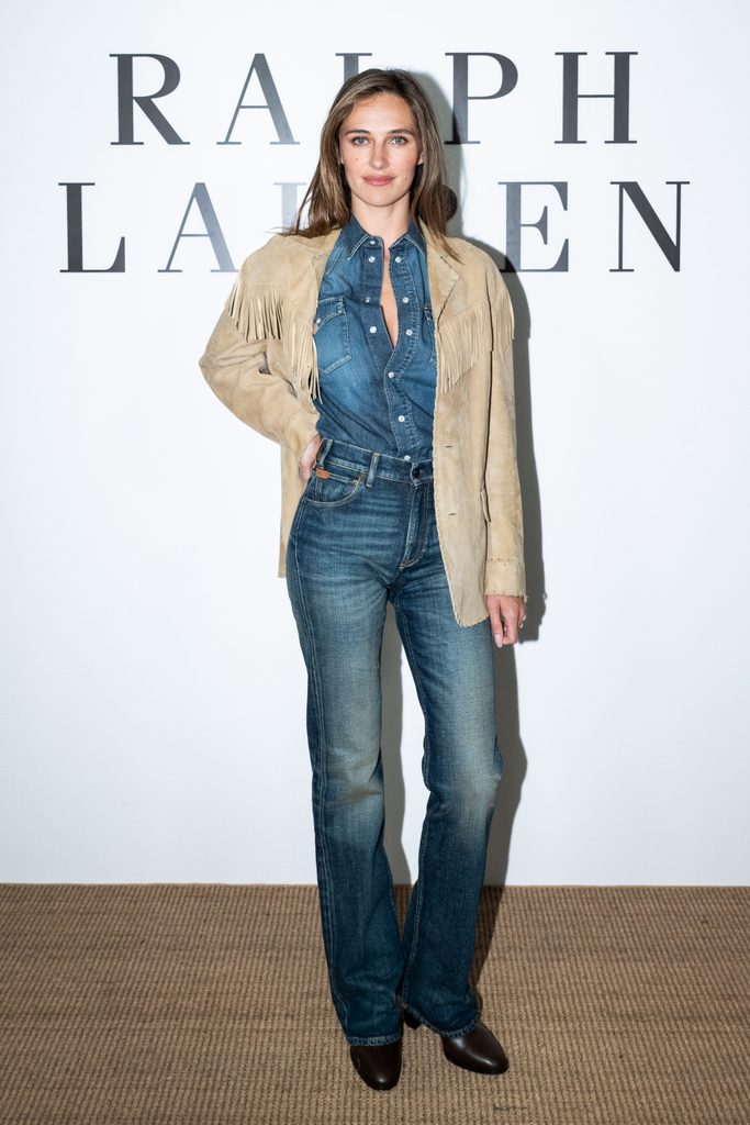 Ralph Lauren choisit la retenue, et convoque le monde entier pour la regarder 75 BFA 55413 8119072