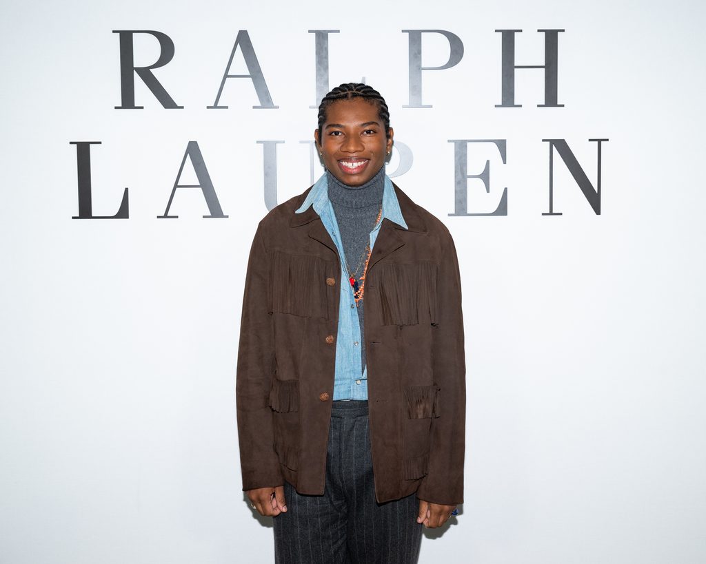 Ralph Lauren choisit la retenue, et convoque le monde entier pour la regarder 79 BFA 55413 8119076