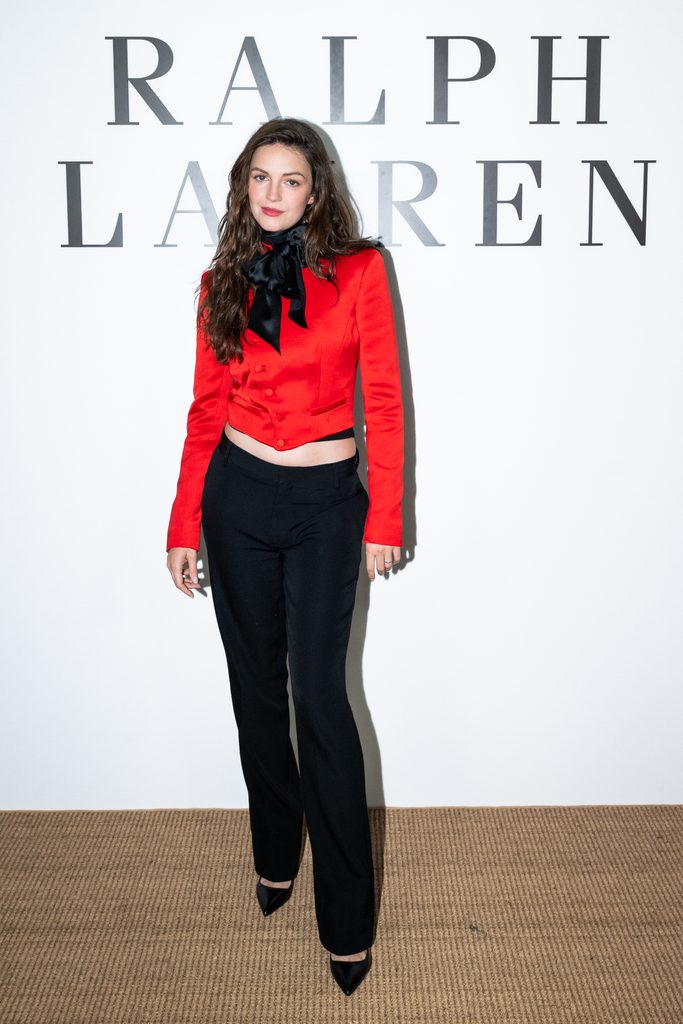 Ralph Lauren choisit la retenue, et convoque le monde entier pour la regarder 84 BFA 55413 8119081