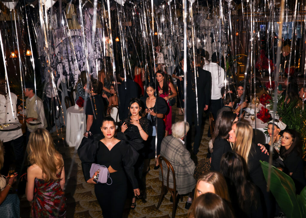 Carolina Herrera fête ses 45 ans avec Warhol, le New Yorker et Taffin 27 BFA 55764 8169544