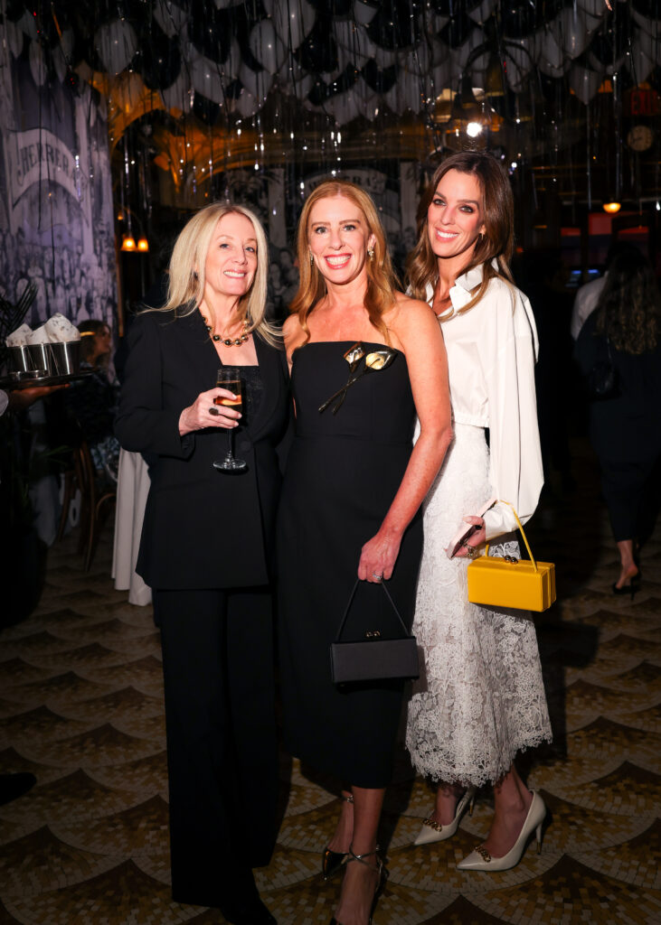 Carolina Herrera fête ses 45 ans avec Warhol, le New Yorker et Taffin 51 BFA 55764 8169549