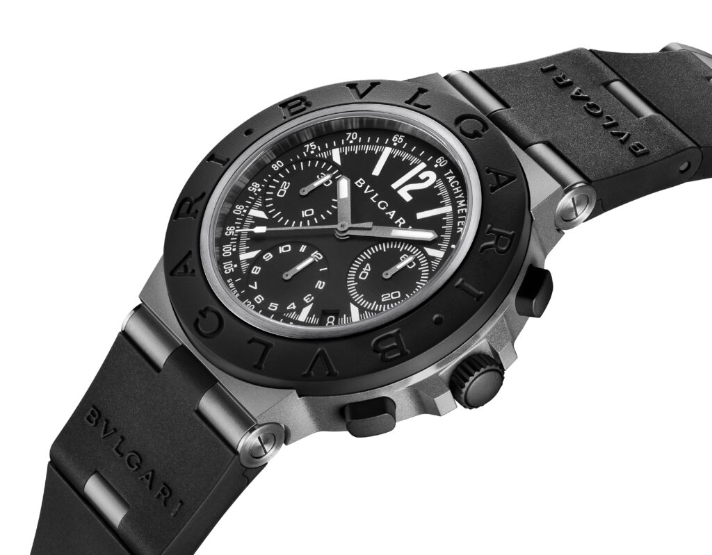 Bvlgari fait du titane un manifeste, pas un simple choix technique 33 Bvlgari 2026 Bvlgari Titanio Chronograph Packshot 104299 01