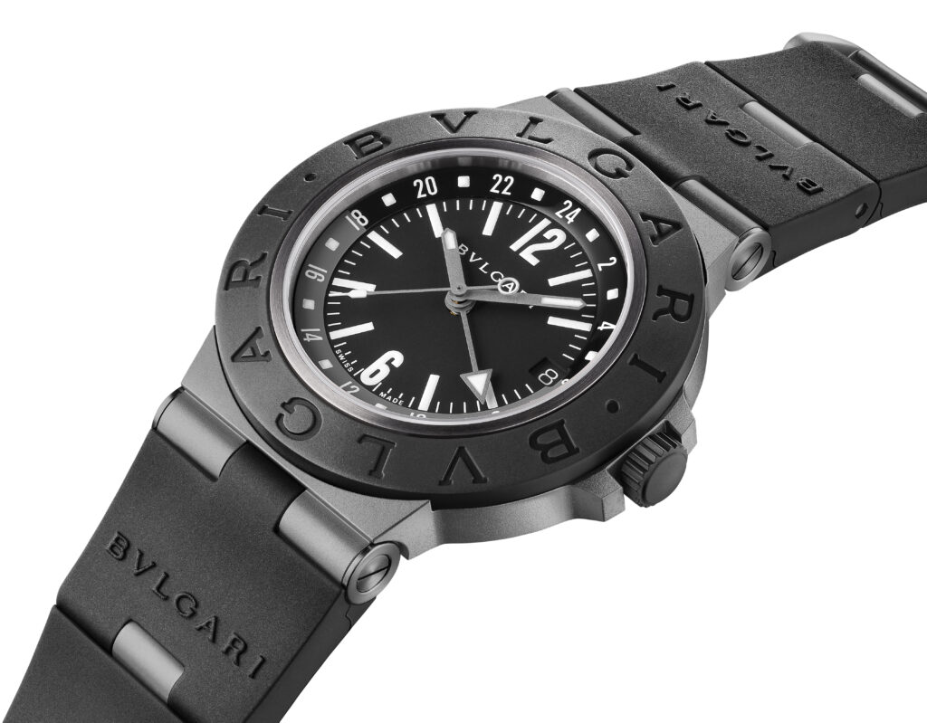 Bvlgari fait du titane un manifeste, pas un simple choix technique 29 Bvlgari 2026 Bvlgari Titanio GMT Packshot 104300 01