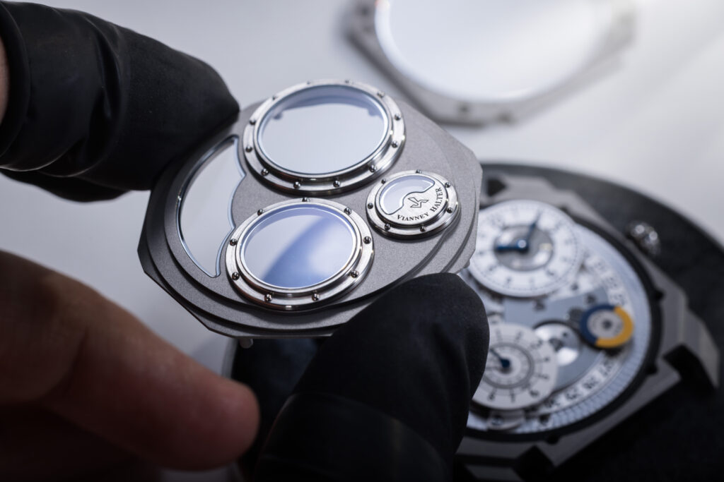 Bvlgari fait du titane un manifeste, pas un simple choix technique 48 Bvlgari 2026 Octo Finissimo Dual Time X V.Halter 104356 Craft 017