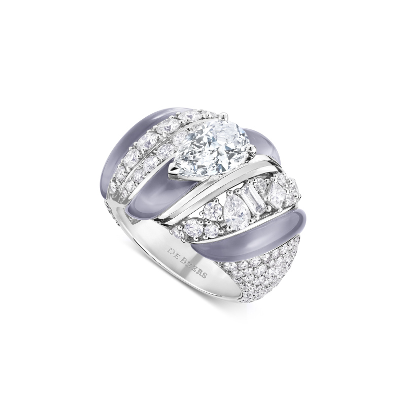De Beers London : Vibrations fait de l’eau une matière joaillière 30 CASCADE COCKTAIL RING