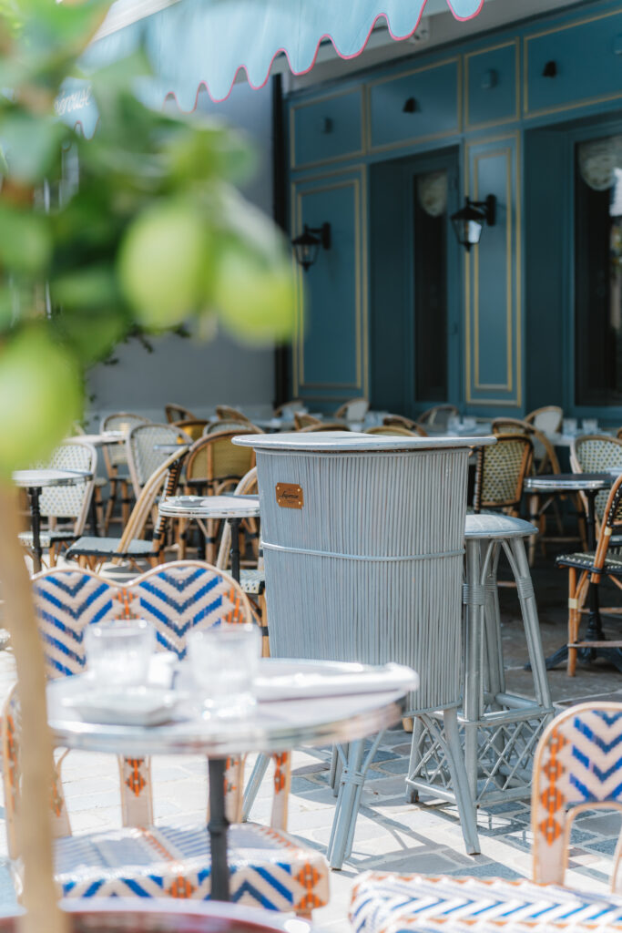 Café Lapérouse s'installe à La Vallée Village : l'art de vivre parisien fait escale 30 Cafe Laperouse exterior 19