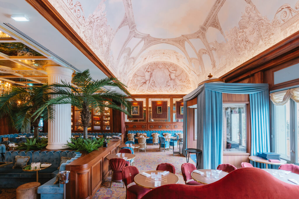 Café Lapérouse s'installe à La Vallée Village : l'art de vivre parisien fait escale 42 Cafe Laperouse mainroom 15