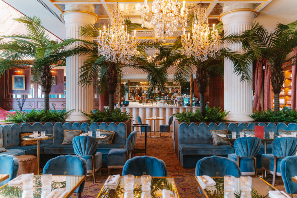 Café Lapérouse s'installe à La Vallée Village : l'art de vivre parisien fait escale 46 Cafe Laperouse mainroom 19