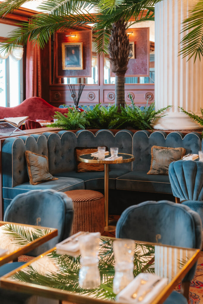 Café Lapérouse s'installe à La Vallée Village : l'art de vivre parisien fait escale 48 Cafe Laperouse mainroom 21
