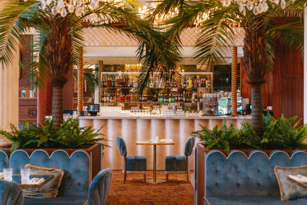 Café Lapérouse s'installe à La Vallée Village : l'art de vivre parisien fait escale 54 Cafe Laperouse mainroom 27