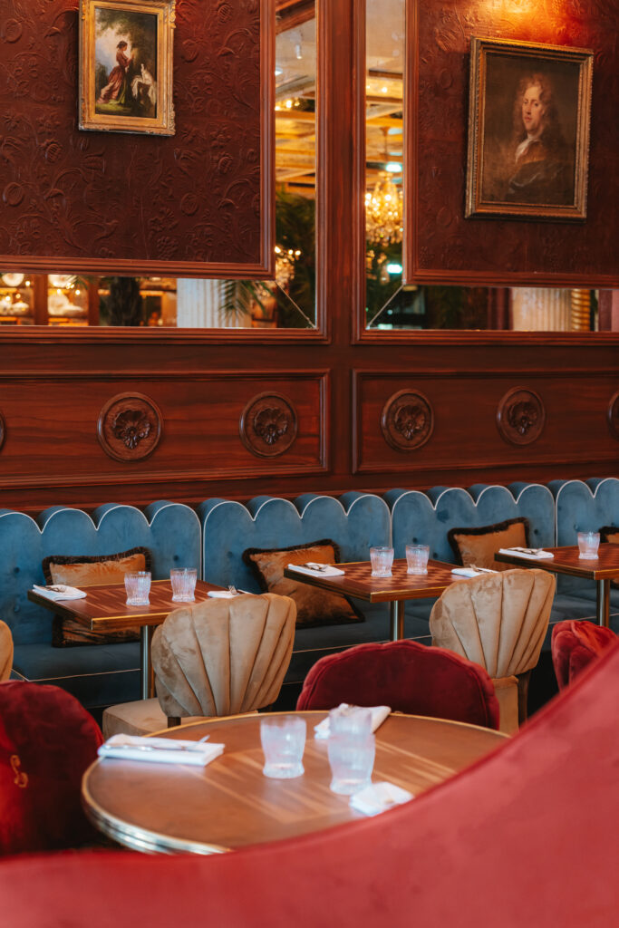 Café Lapérouse s'installe à La Vallée Village : l'art de vivre parisien fait escale 56 Cafe Laperouse mainroom 29