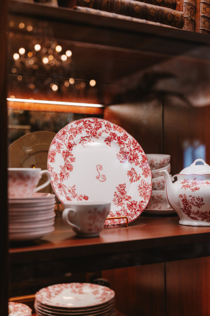 Café Lapérouse s'installe à La Vallée Village : l'art de vivre parisien fait escale 63 Cafe Laperouse mainroom 37
