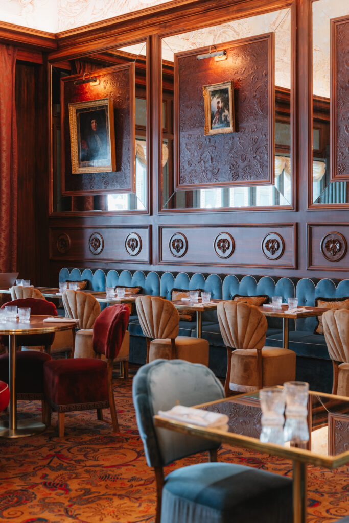 Café Lapérouse s'installe à La Vallée Village : l'art de vivre parisien fait escale 73 Cafe Laperouse mainroom 48