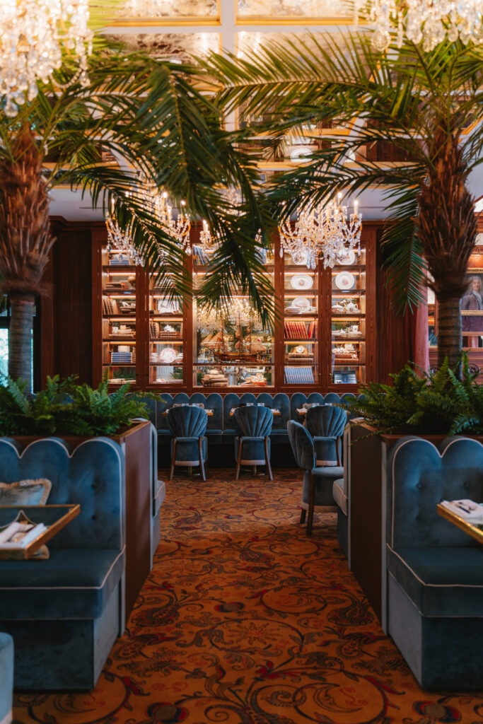 Café Lapérouse s'installe à La Vallée Village : l'art de vivre parisien fait escale 74 Cafe Laperouse mainroom 49