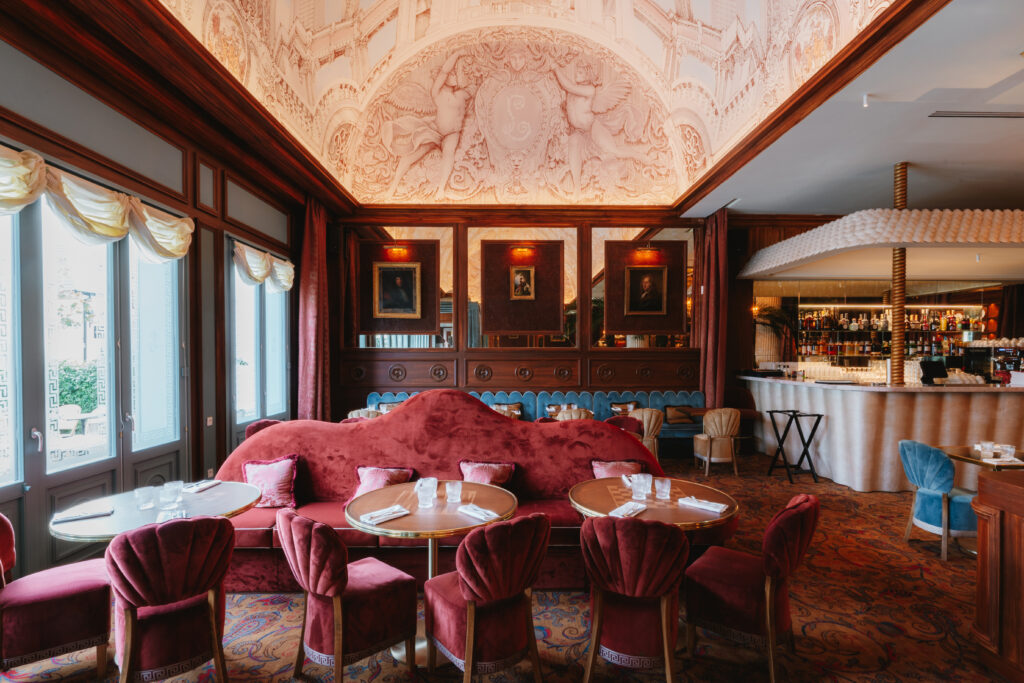 Café Lapérouse s'installe à La Vallée Village : l'art de vivre parisien fait escale 35 Cafe Laperouse mainroom 5